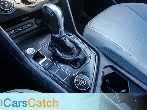 Used 2019 Volkswagen Tiguan SE image 30