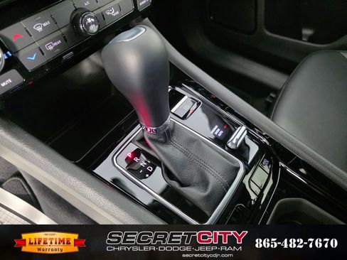 New 2026 Jeep Compass Latitude image 25