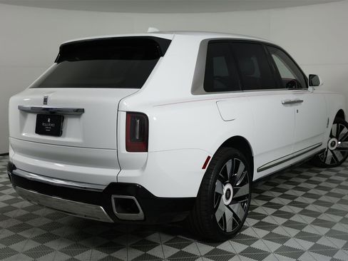 New 2025 Rolls-Royce Cullinan w/ Dynamic Package image 7