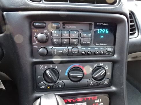 Used 1997 Chevrolet Corvette Coupe image 13