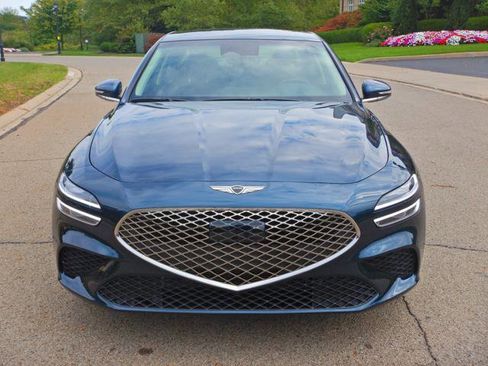 Used 2025 Genesis G70 2.5T image 7