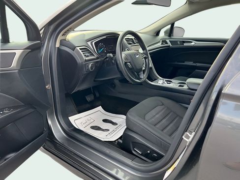 Used 2020 Ford Fusion SE image 8