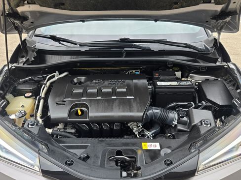 Used 2019 Toyota C-HR Limited FWD image 33