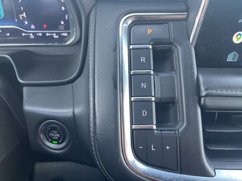 Used 2022 Chevrolet Suburban LT image 27