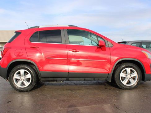 Used 2015 Chevrolet Trax LT w/ LT Sun and Sound Package image 3