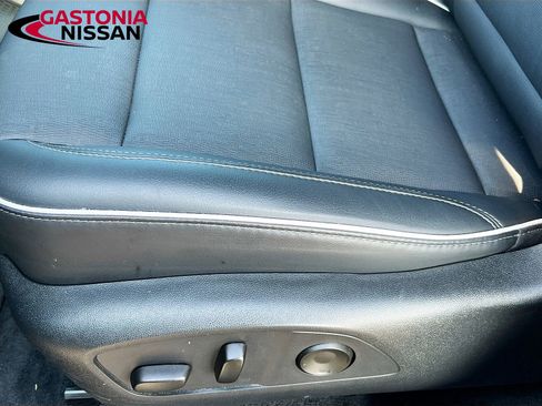 Used 2025 Buick Enclave Preferred image 26