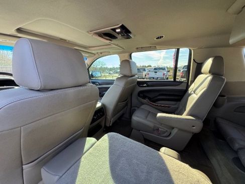 Used 2018 Chevrolet Suburban Premier image 20