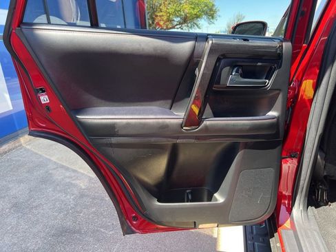 Used 2024 Toyota 4Runner TRD Off-Road image 18