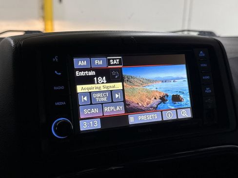 Used 2017 Dodge Grand Caravan SXT image 14