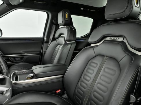 Used 2022 Rivian R1T Adventure image 19