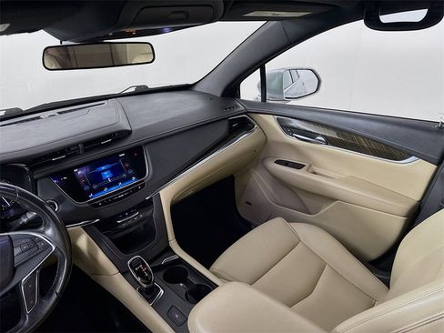 Used 2019 Cadillac XT5 FWD image 23