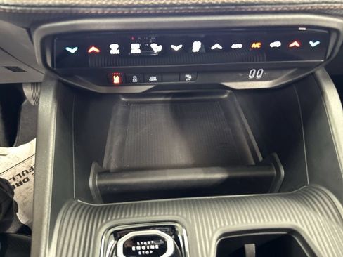 Used 2026 Jeep Cherokee Limited AWD/4WD image 17