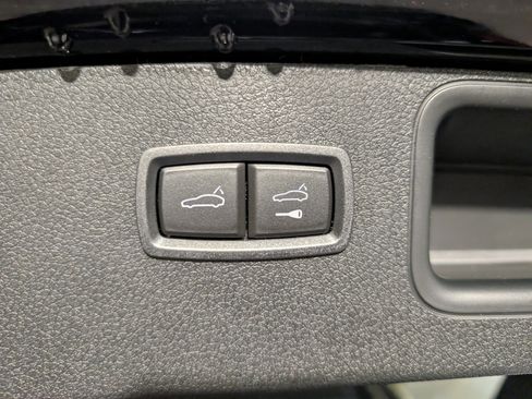 New 2026 Porsche Macan image 25