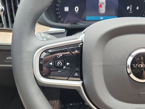 New 2026 Volvo XC60 B5 Plus w/ Climate Package AWD/4WD image 17