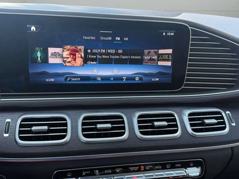 Used 2025 Mercedes-Benz GLE 450 GLE 450 image 41