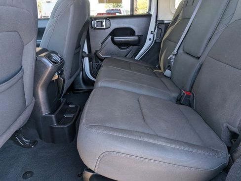 Used 2023 Jeep Wrangler Unlimited image 18