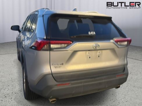 Used 2021 Toyota RAV4 XLE FWD image 9