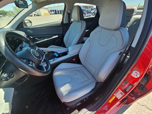 Used 2021 Hyundai Elantra Limited FWD image 9