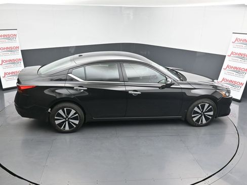Used 2022 Nissan Altima 2.5 SV image 29
