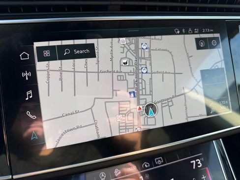 Used 2023 Audi Q8 Premium image 19