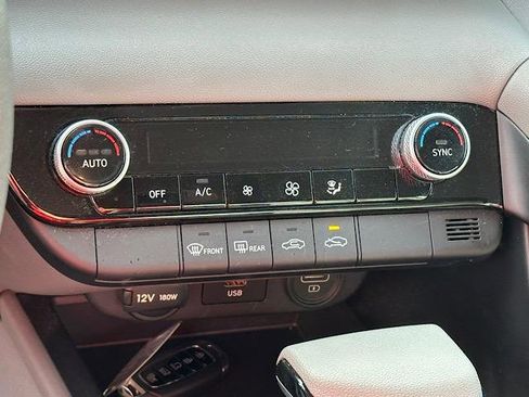 Used 2023 Hyundai Elantra SEL w/ Cargo Package image 26