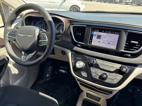 Used 2023 Chrysler Voyager LX FWD image 36