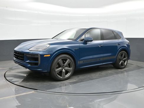 New 2026 Porsche Cayenne Turbo AWD/4WD image 1