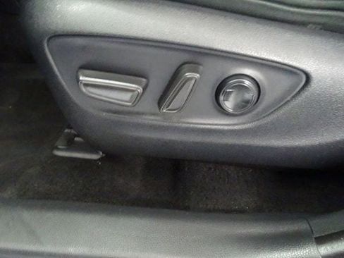 Used 2024 Toyota RAV4 XLE AWD/4WD image 3