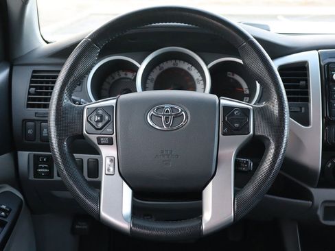 Used 2014 Toyota Tacoma PreRunner image 18