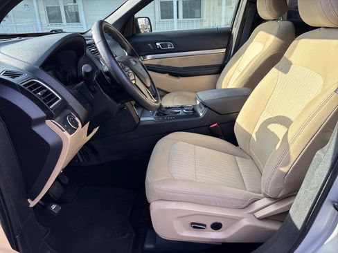 Used 2017 Ford Explorer 4WD image 12