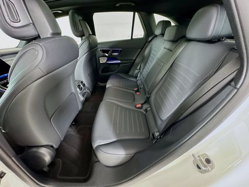 Used 2025 Mercedes-Benz GLC 300 image 27