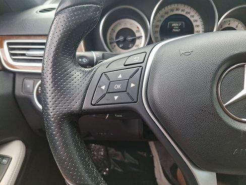 Used 2016 Mercedes-Benz E 350 4MATIC Sedan w/ Premium Package image 22