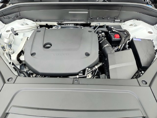 New 2025 Volvo XC90 B6 Core w/ Climate Package AWD/4WD image 30