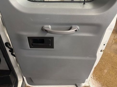 Used 2017 Ford Transit 350 XL image 24