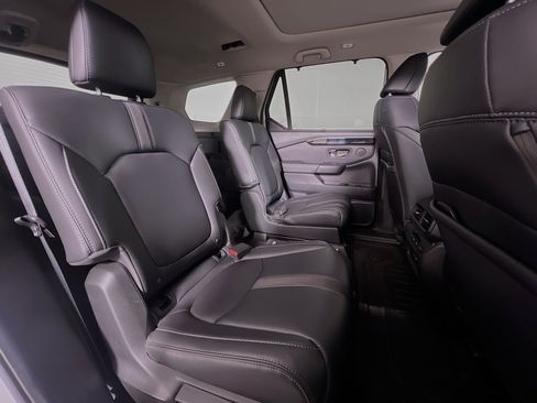 Used 2023 Honda Pilot Touring image 24