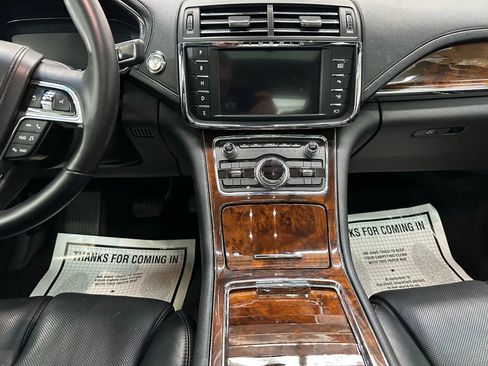 Used 2018 Lincoln Continental Reserve image 11
