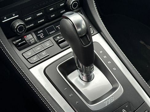 Used 2025 Porsche 718 Cayman image 23