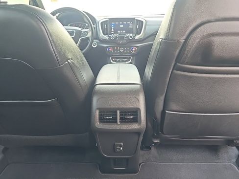 Used 2022 GMC Terrain SLT image 20