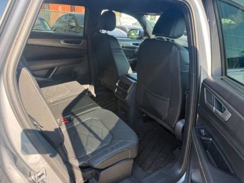 Used 2024 Volkswagen Atlas Cross Sport SE AWD/4WD image 16