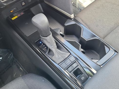 Used 2025 Toyota Camry SE FWD image 24
