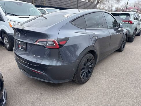 Used 2022 Tesla Model Y Long Range AWD/4WD image 5