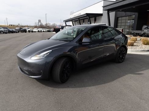 Used 2023 Tesla Model Y Long Range image 3