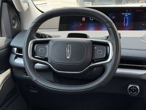 New 2027 Lincoln Navigator Premiere AWD/4WD image 24