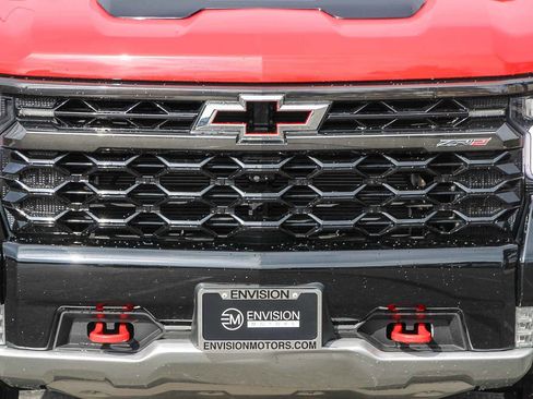 Used 2023 Chevrolet Silverado 1500 ZR2 w/ Technology Package image 7