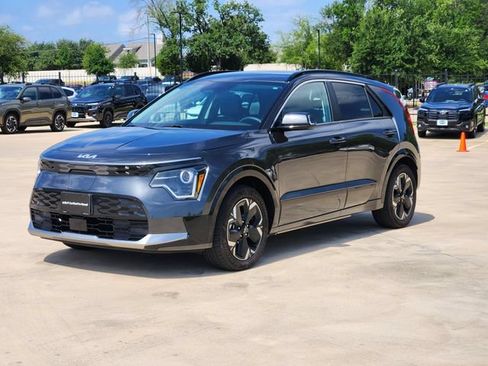 Certified 2023 Kia Niro Wind FWD image 3