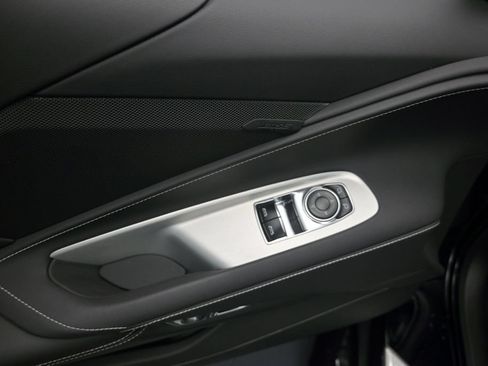 Used 2025 Chevrolet Corvette Z06 RWD image 11
