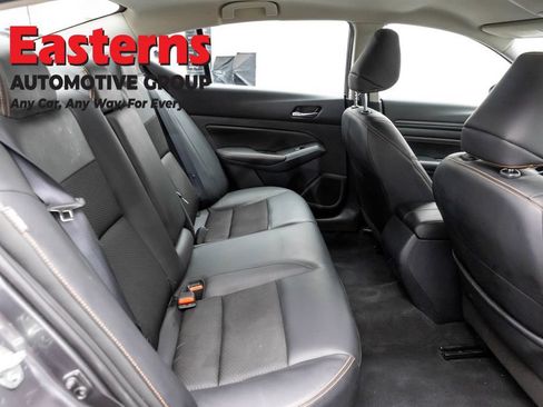 Used 2022 Nissan Altima 2.5 SR FWD image 23