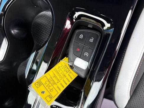 Used 2025 Buick Envision Sport Touring AWD/4WD image 32