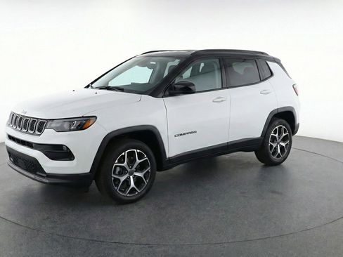 Used 2025 Jeep Compass Limited image 3