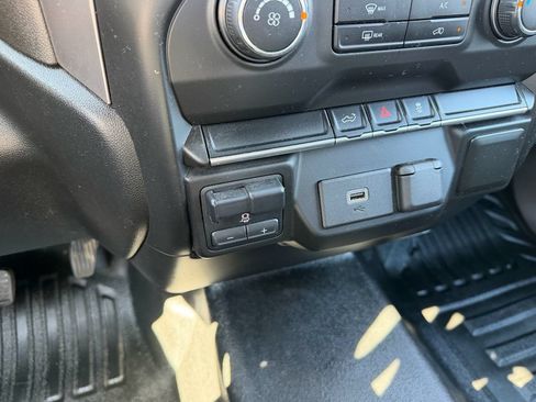Used 2020 Chevrolet Silverado 2500 W/T AWD/4WD image 14